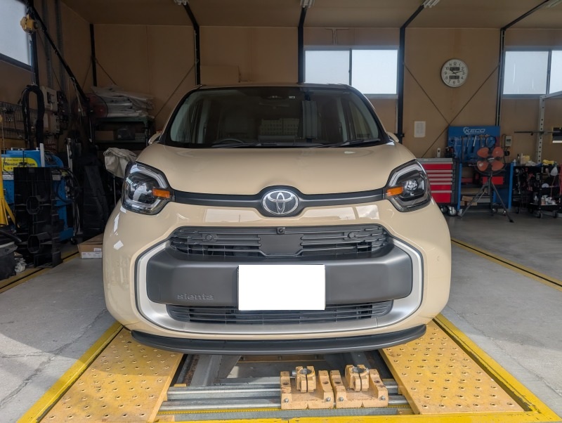 トヨタ MXPC10 シエンタ 左後ろタイヤ前の凹みを鈑金塗装で修理