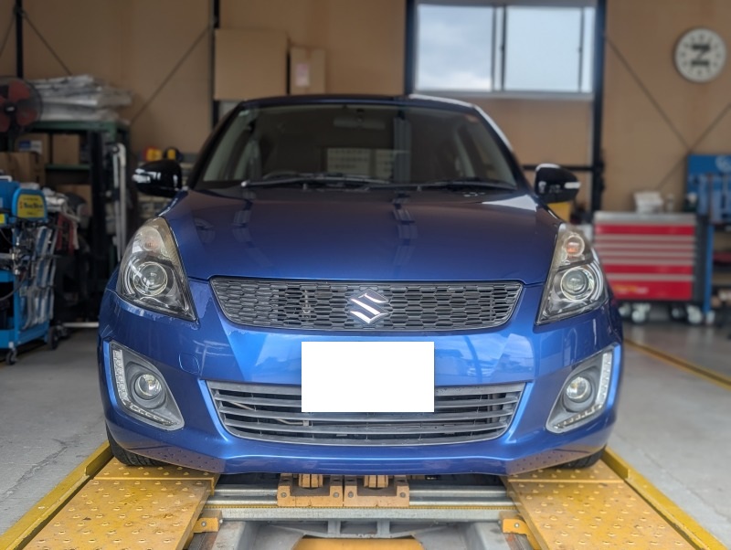 スズキ ZC72S スイフト フロントバンパーの塗装剥がれ⇒新品未バンパーへ取替え